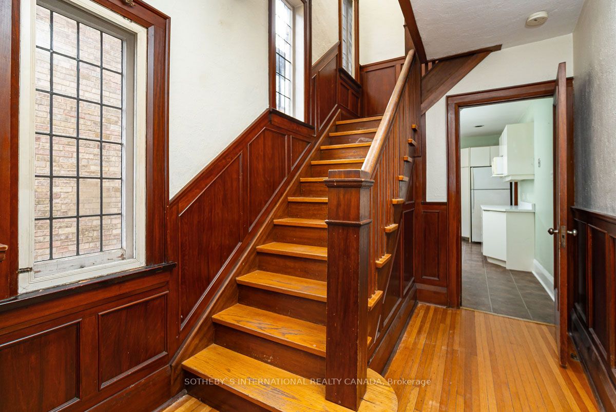 38 Willingdon Blvd