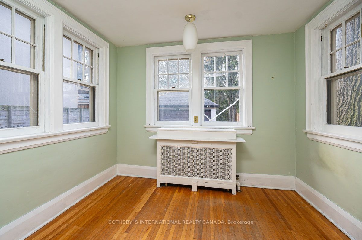 38 Willingdon Blvd