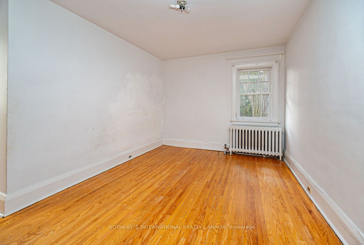 38 Willingdon Blvd