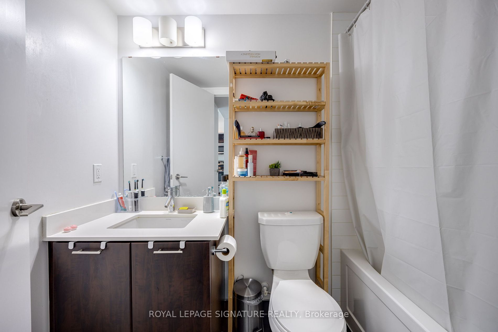 2220 Lake Shore Blvd W, #401