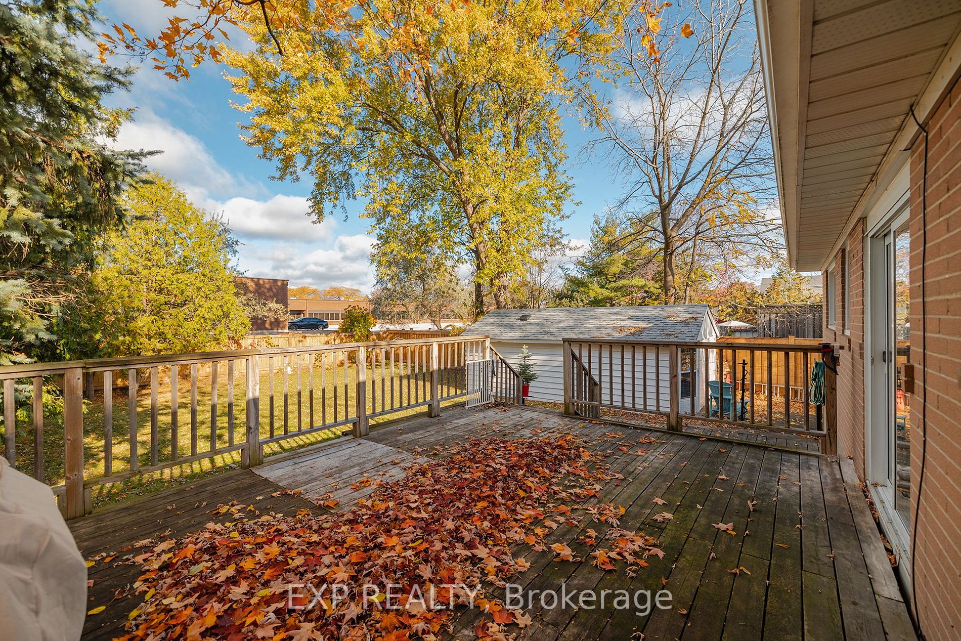 611 Pinegrove Rd