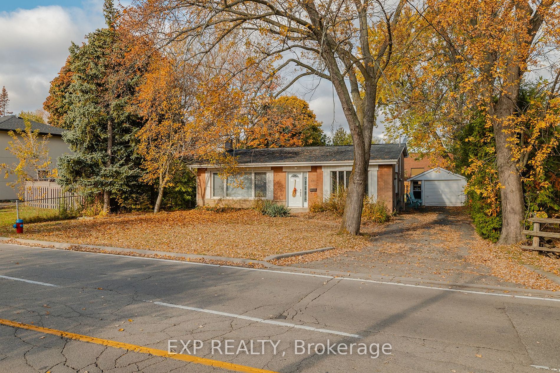 611 Pinegrove Rd