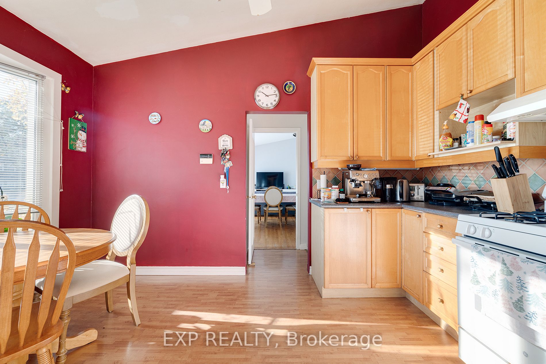 611 Pinegrove Rd