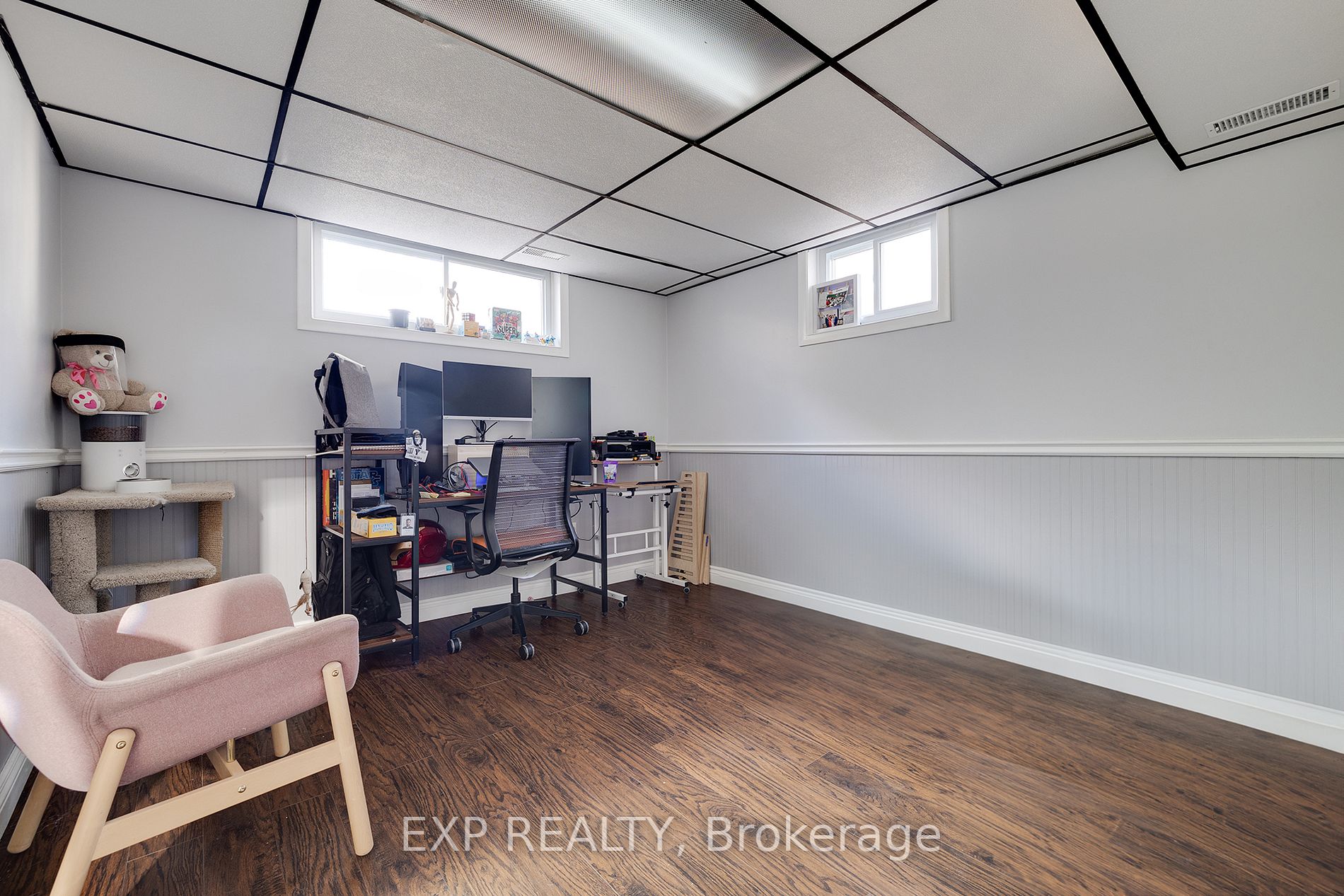 611 Pinegrove Rd