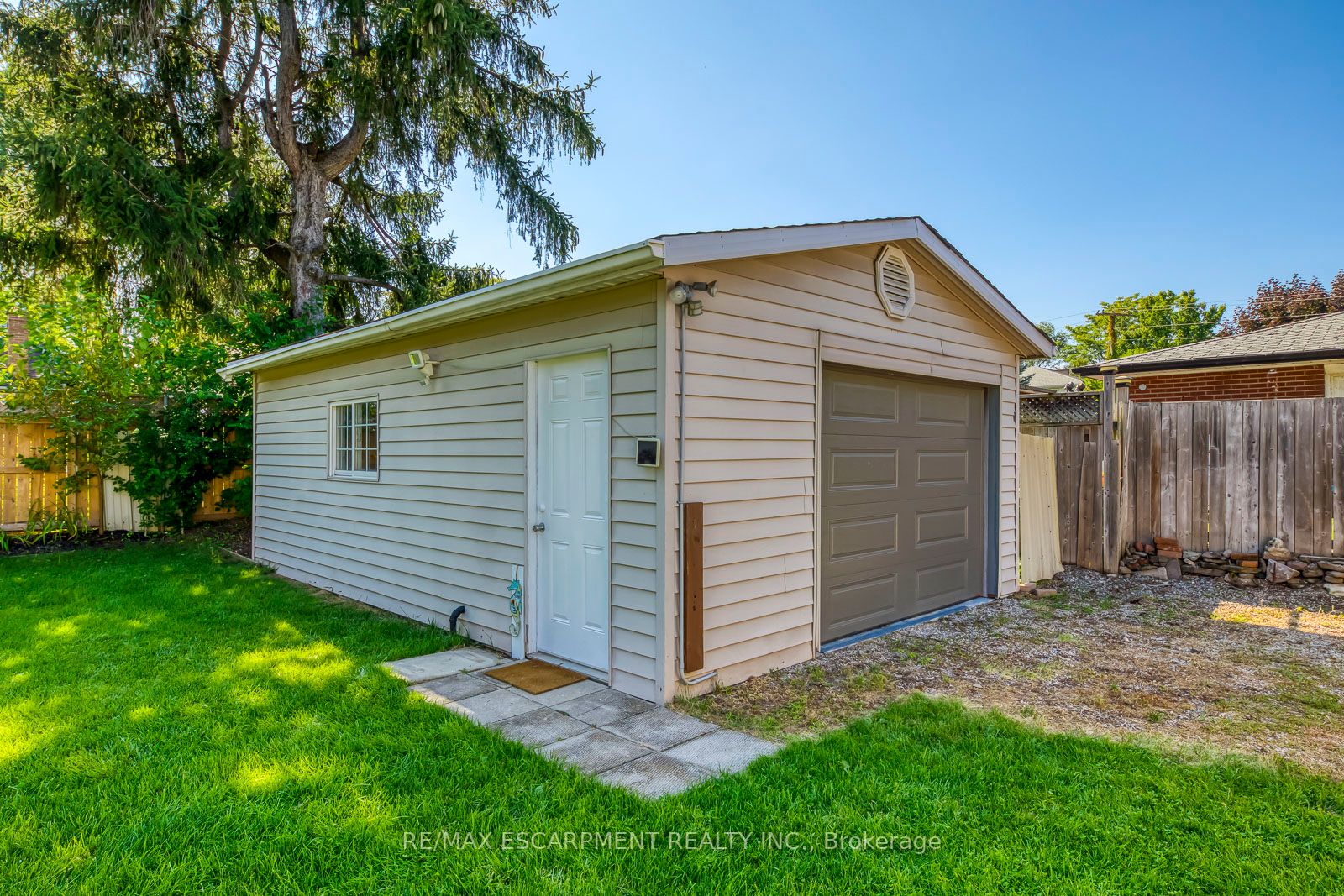 768 Wesley St