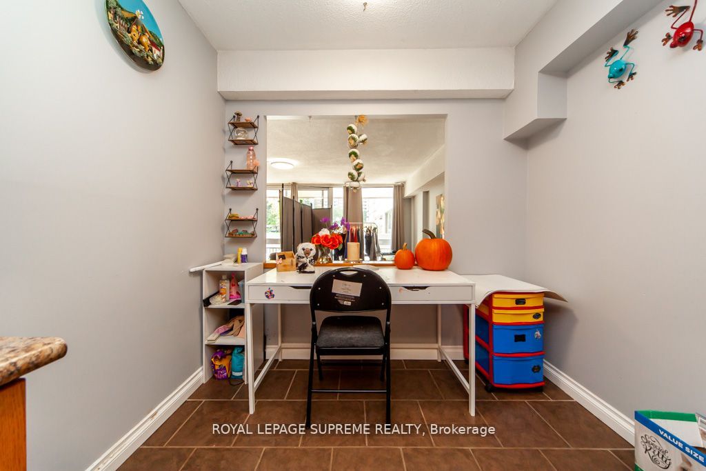 270 Scarlett Rd, #105