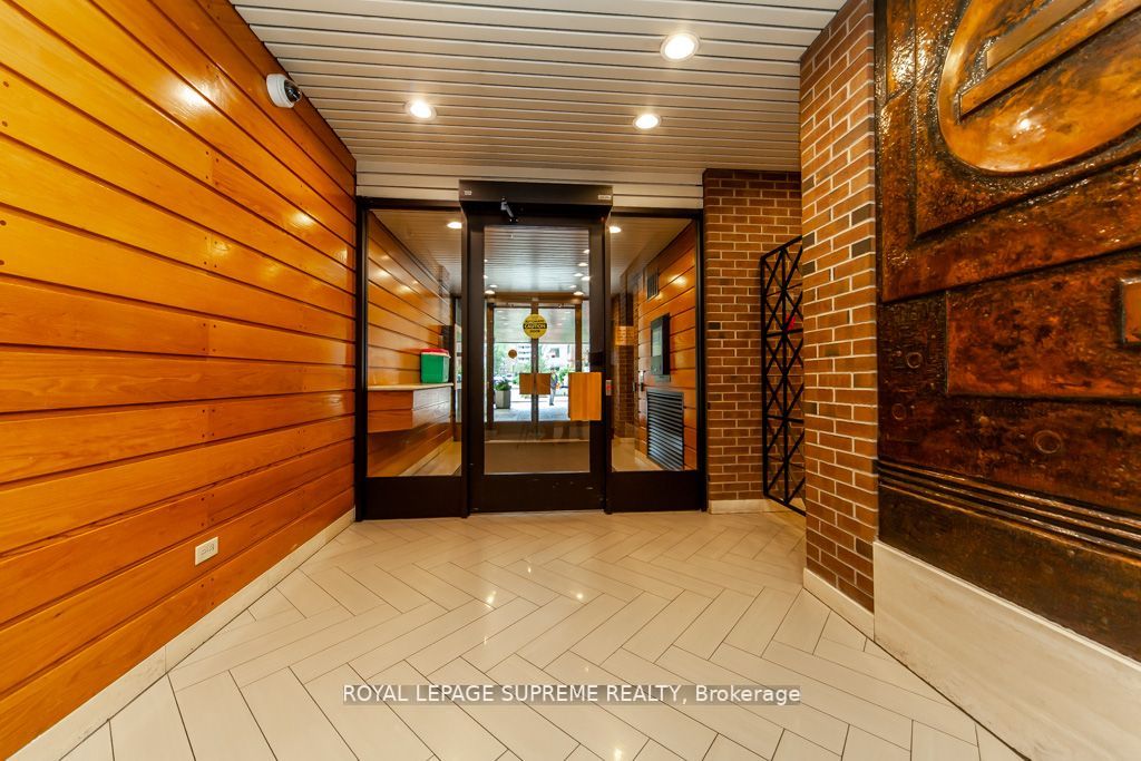 270 Scarlett Rd, #105