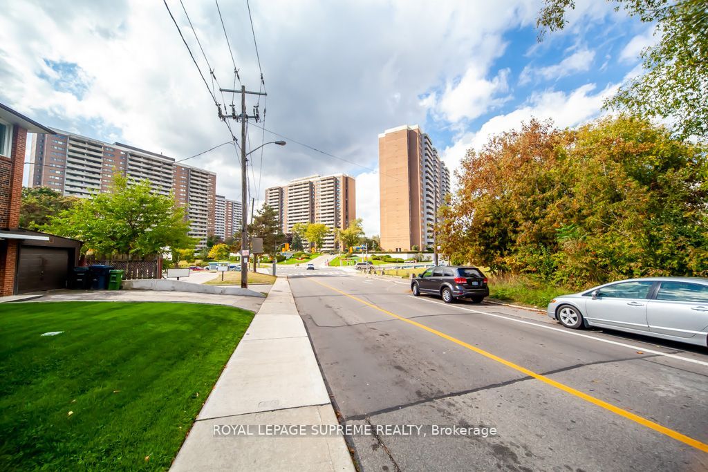 270 Scarlett Rd, #105