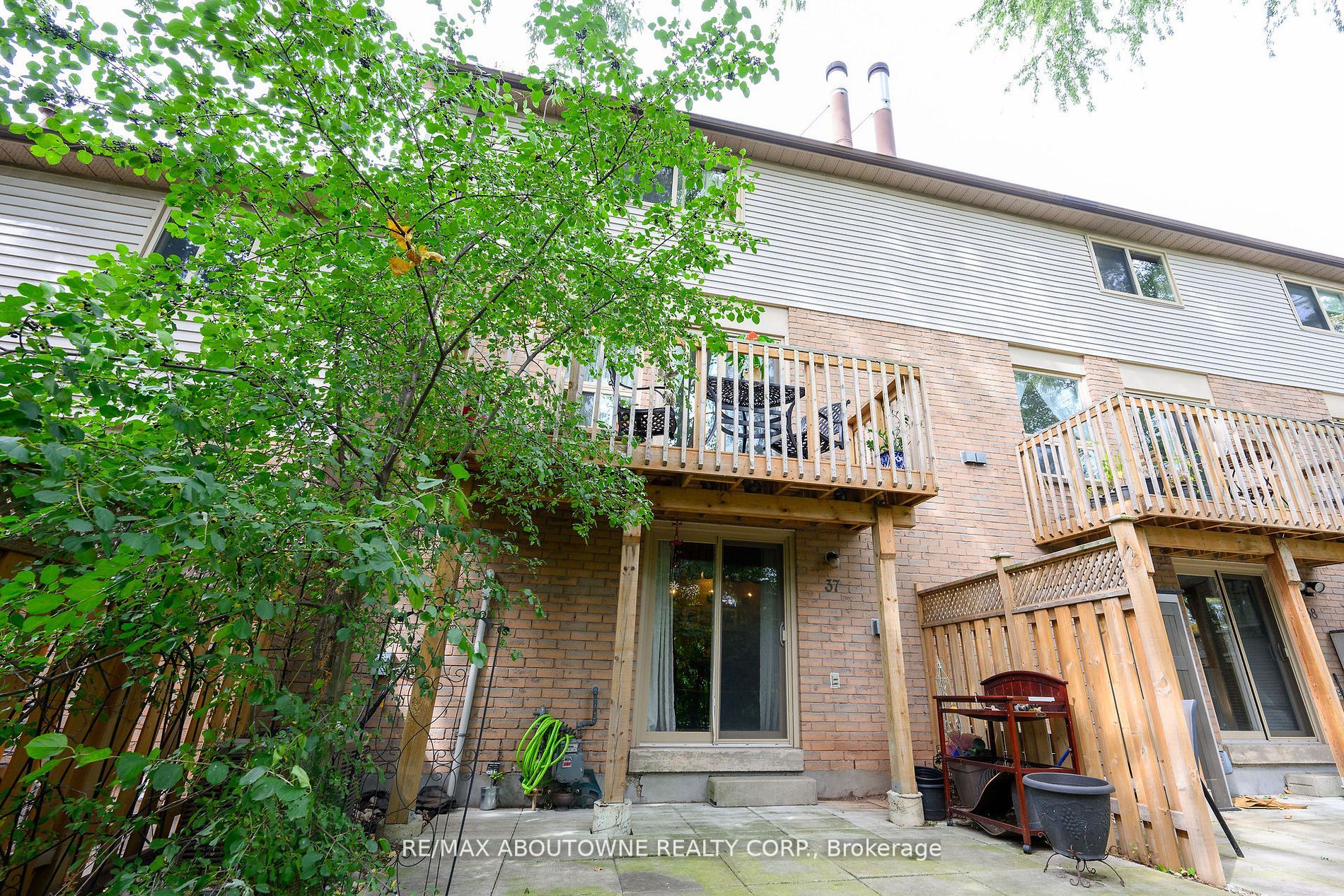 2272 Mowat Ave, #37