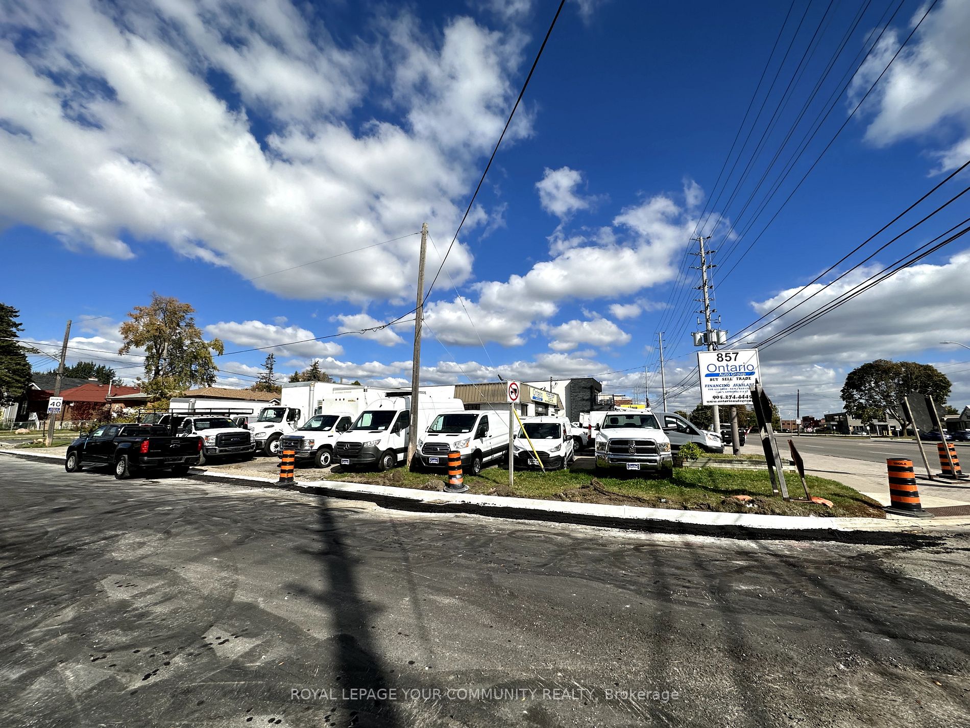 857-859 Lakeshore Rd E