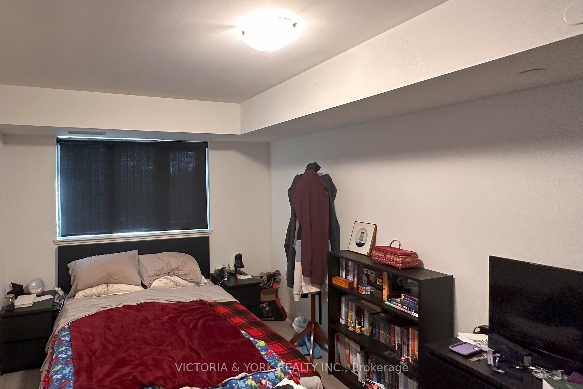 3385 Dundas St W, #220