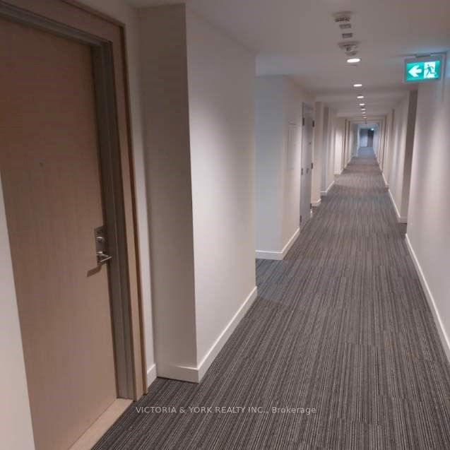 3385 Dundas St W, #220