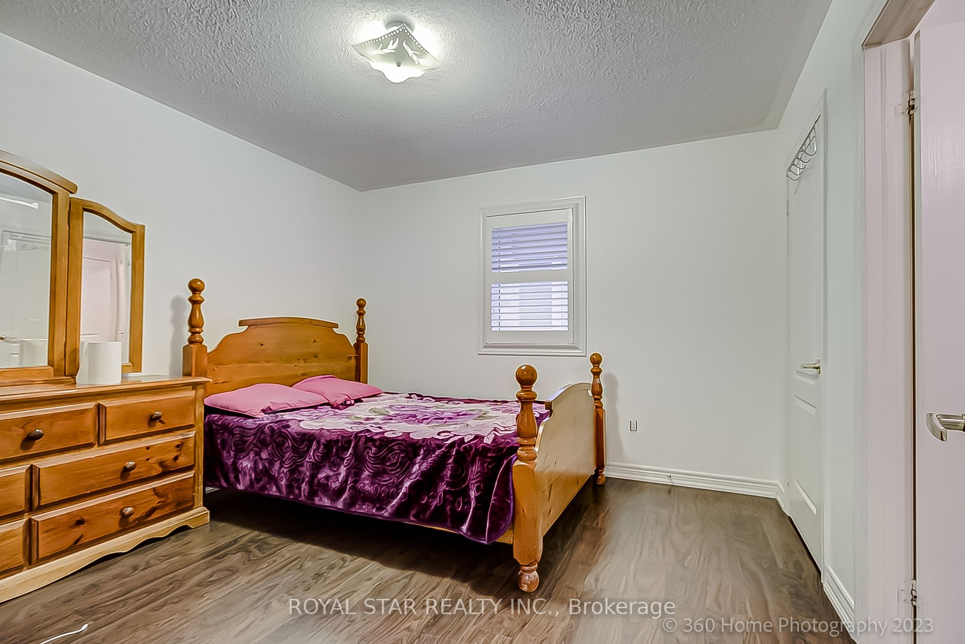 23 Sliprock Cres