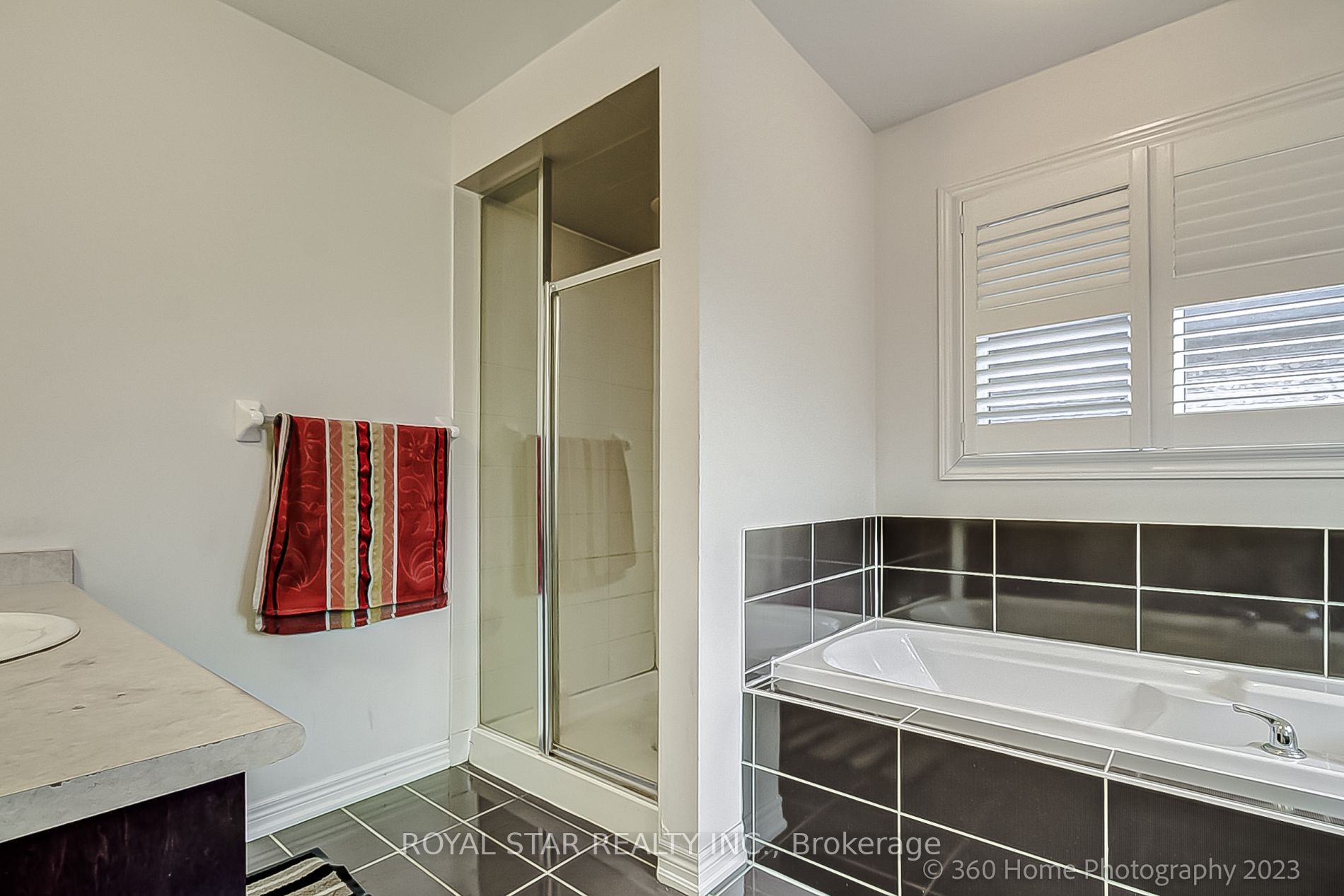 23 Sliprock Cres