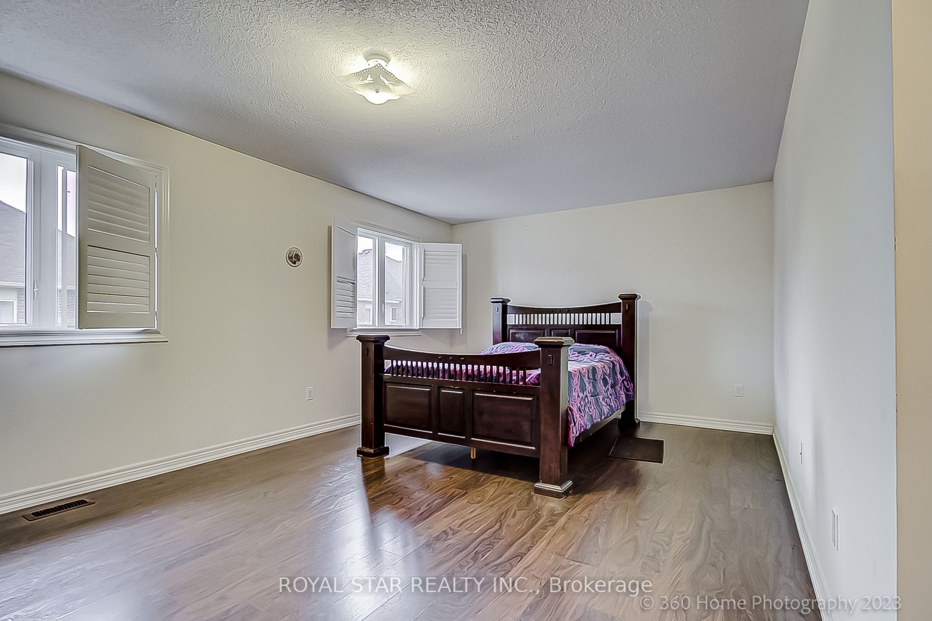 23 Sliprock Cres