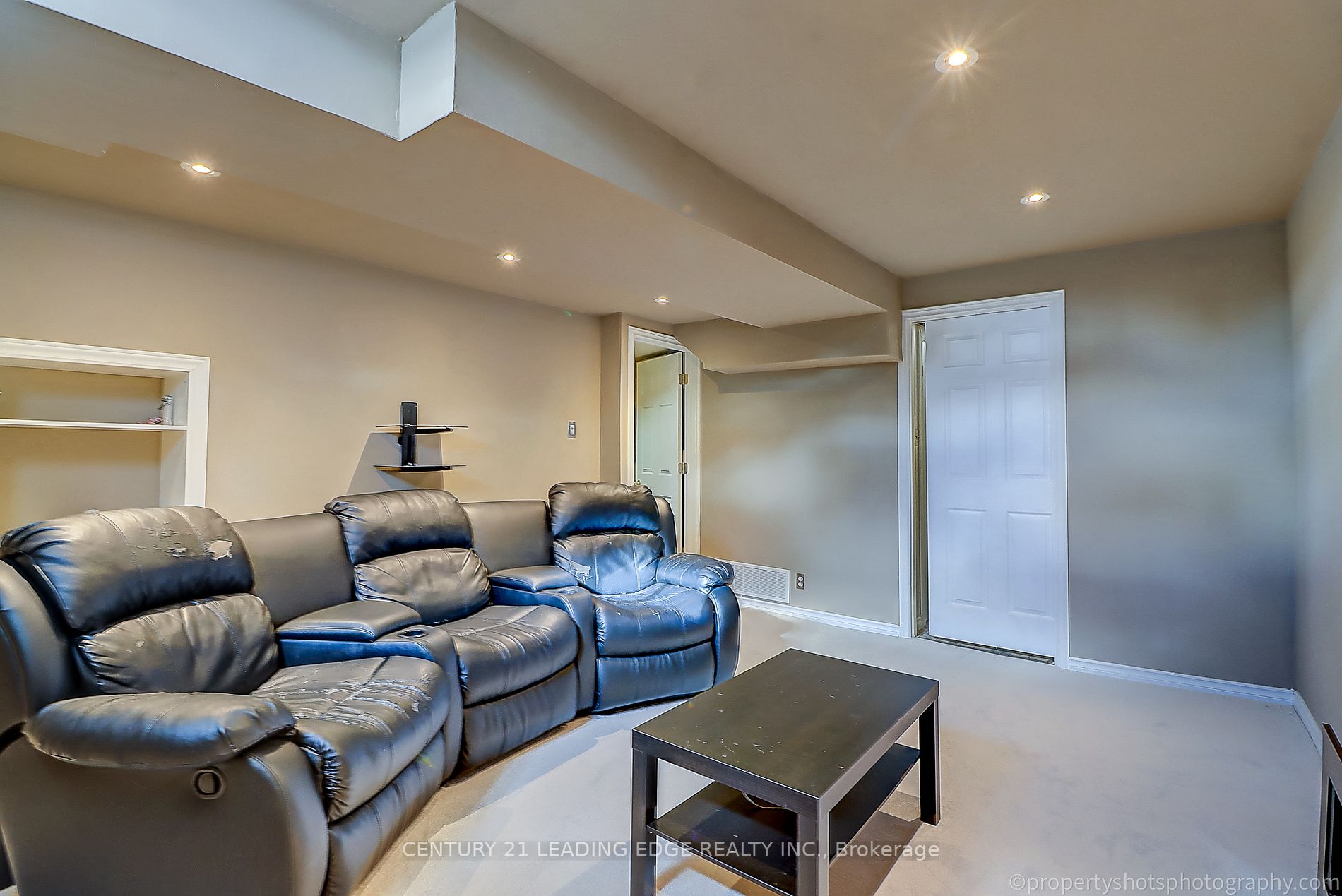 746 Yates Dr