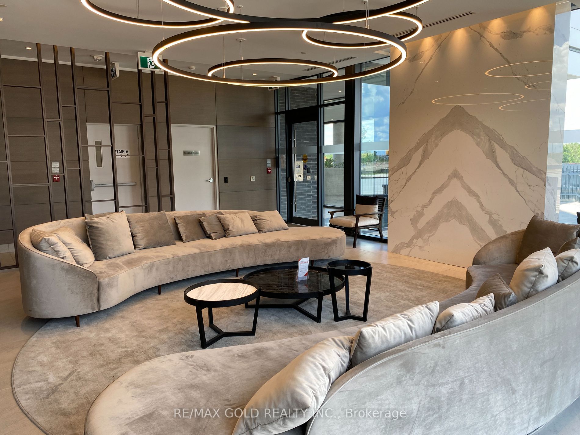 180 Veterans Dr, #208