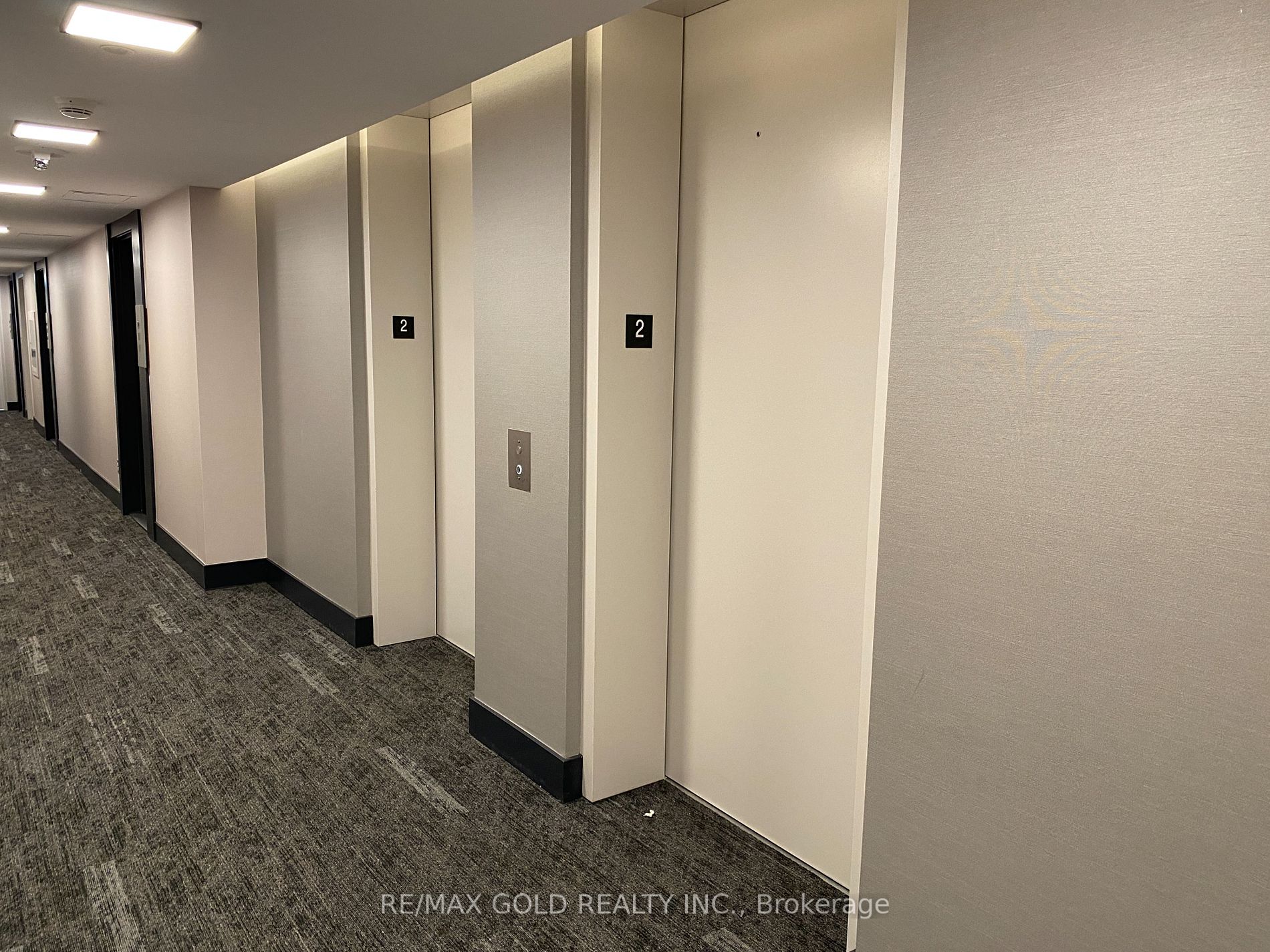 180 Veterans Dr, #208