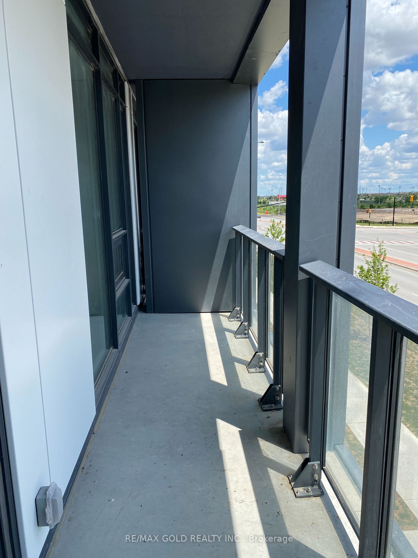 180 Veterans Dr, #208