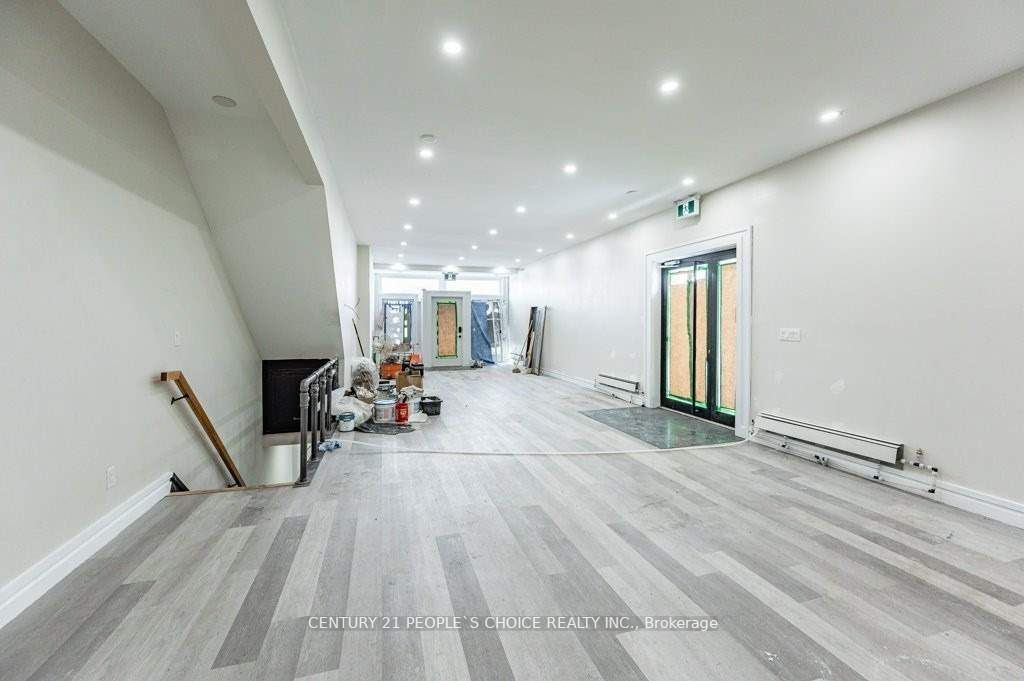 2453 St Clair Ave W