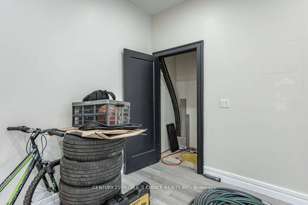 2453 St Clair Ave W