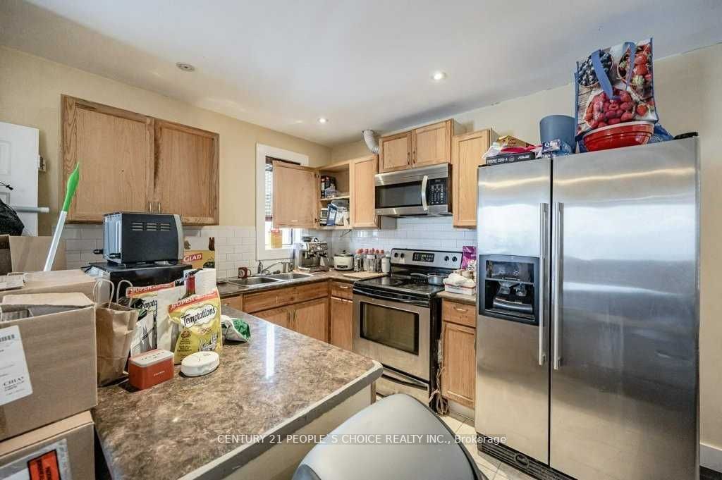 2453 St Clair Ave W