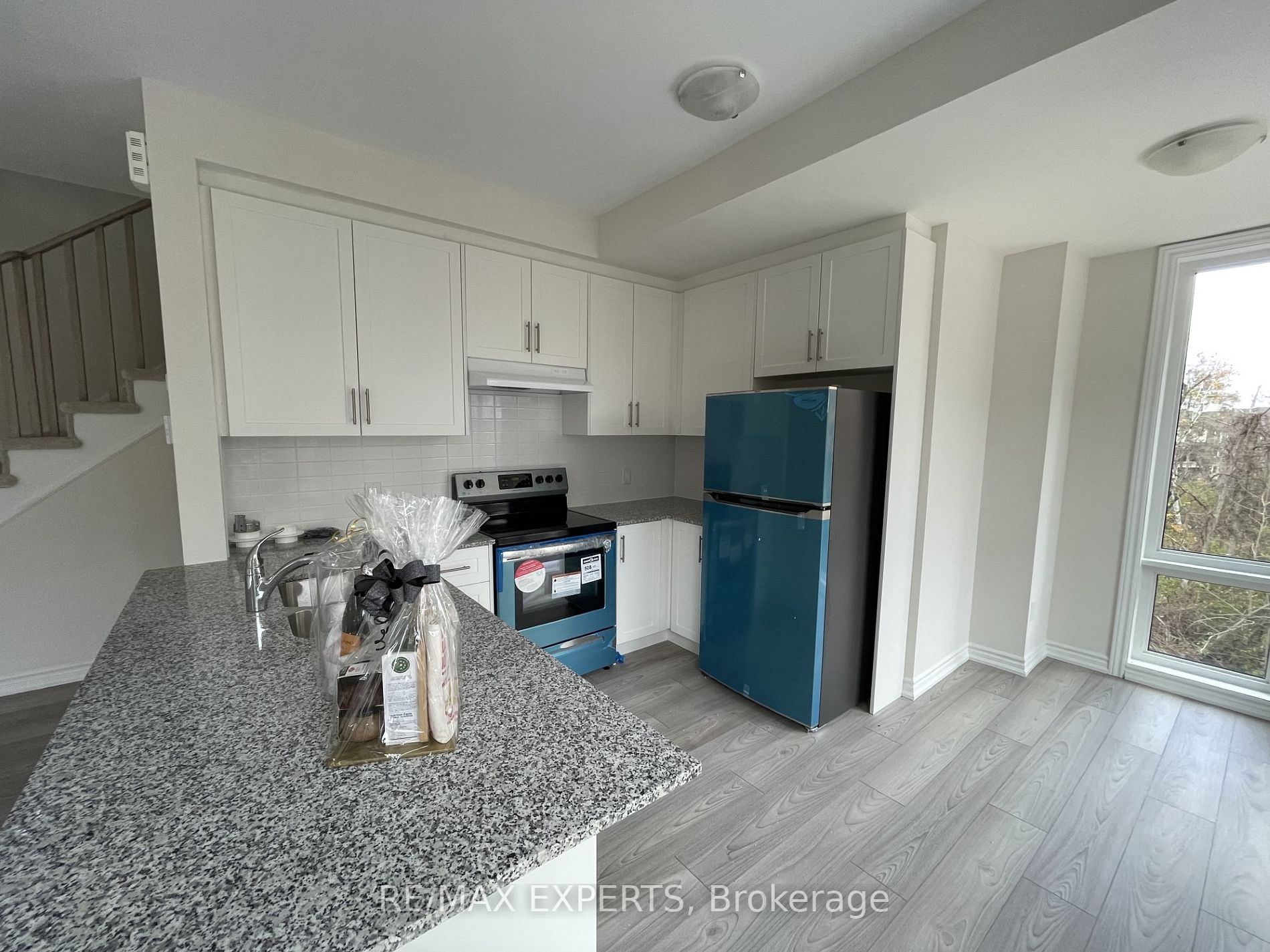 50 Knotsberry Circ, #A