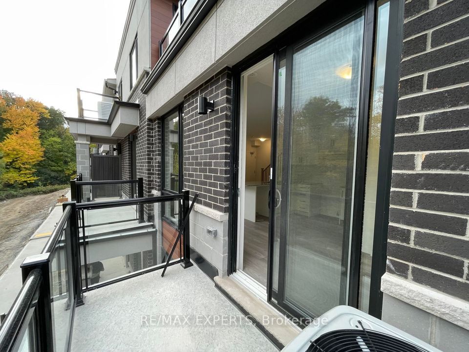 50 Knotsberry Circ, #A