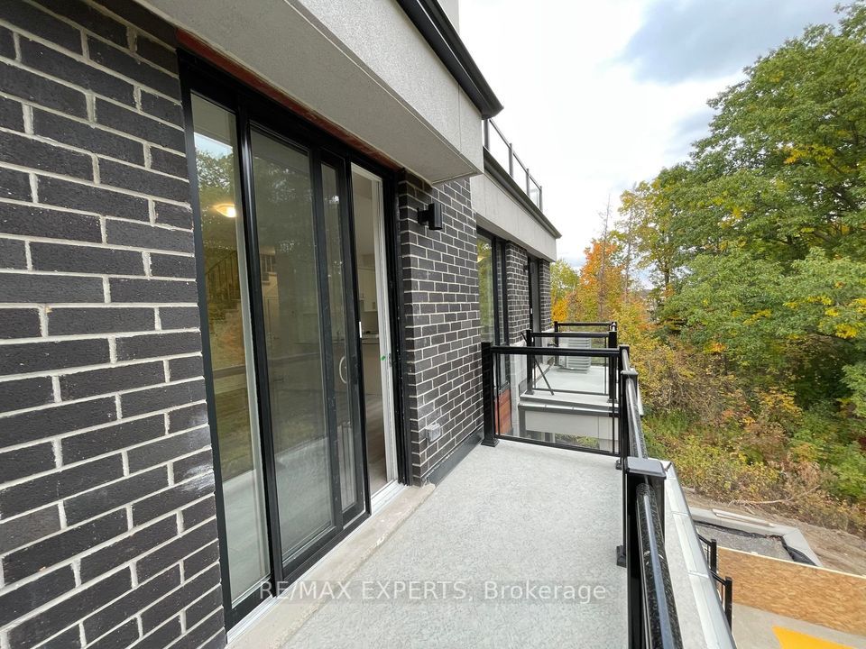 50 Knotsberry Circ, #A