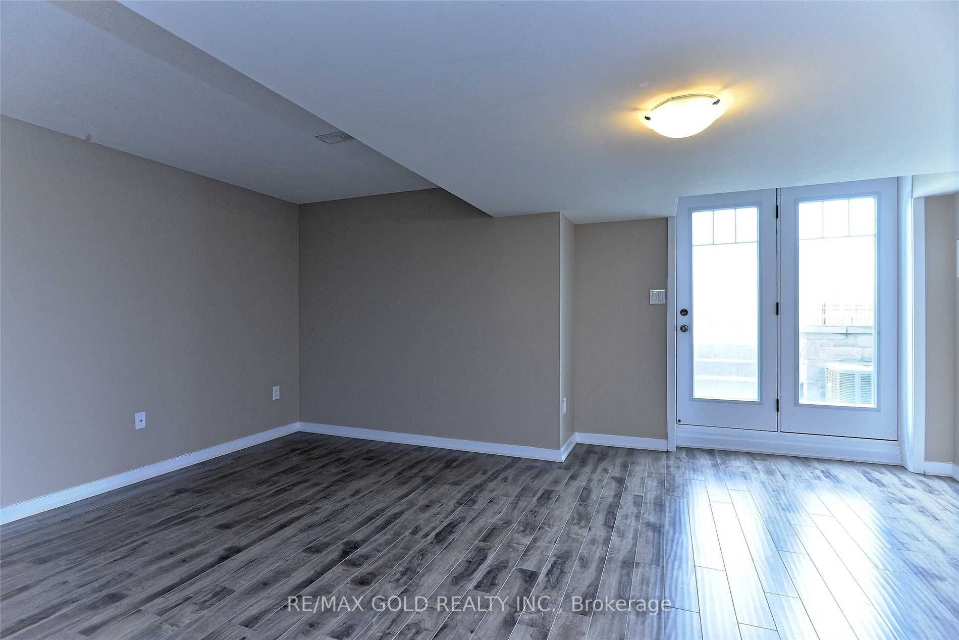 94 Golden Springs Dr