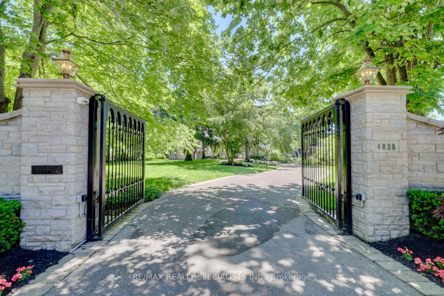 4038 Lakeshore Road