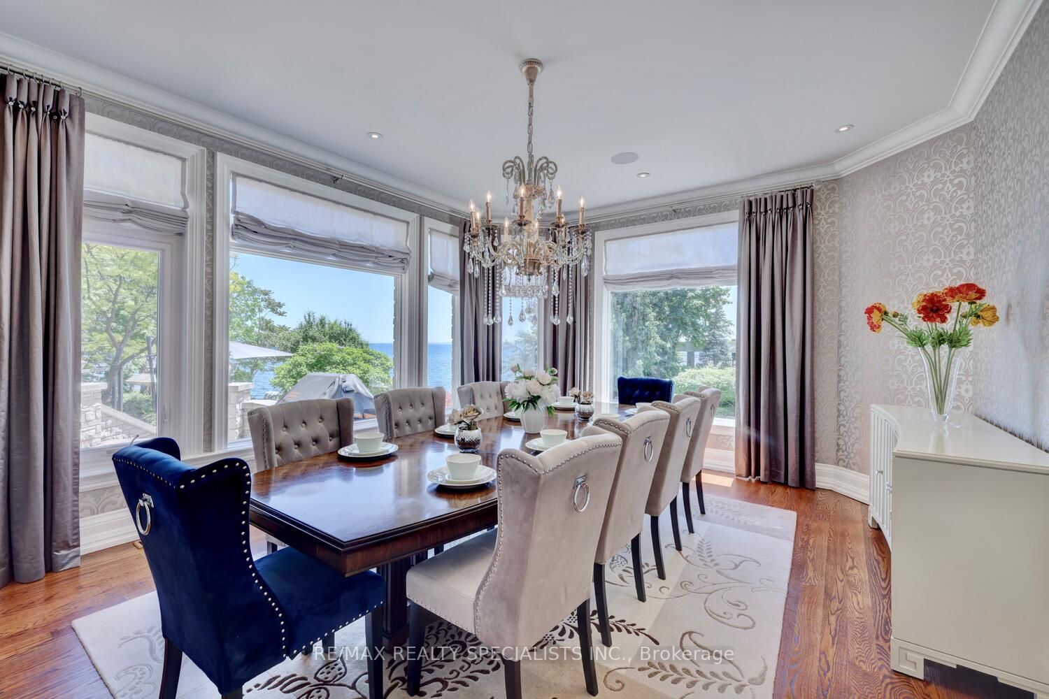 4038 Lakeshore Road