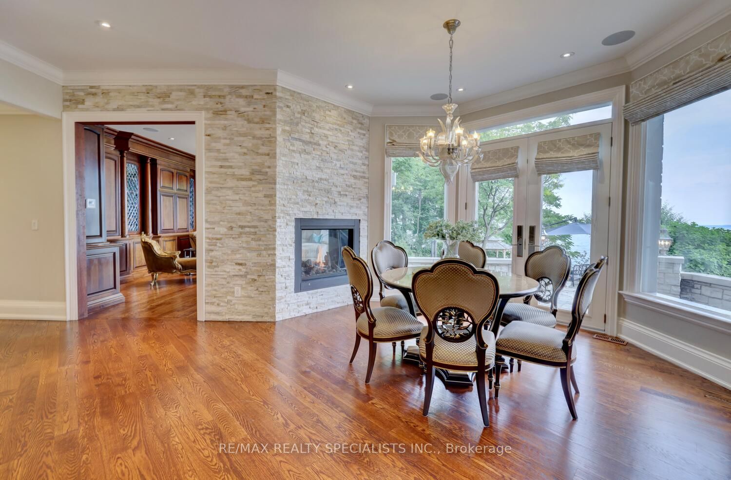 4038 Lakeshore Road