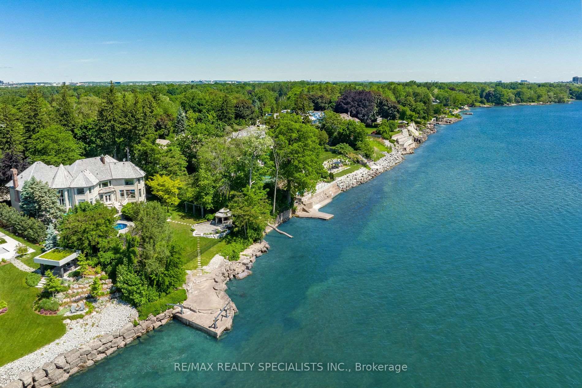 4038 Lakeshore Road