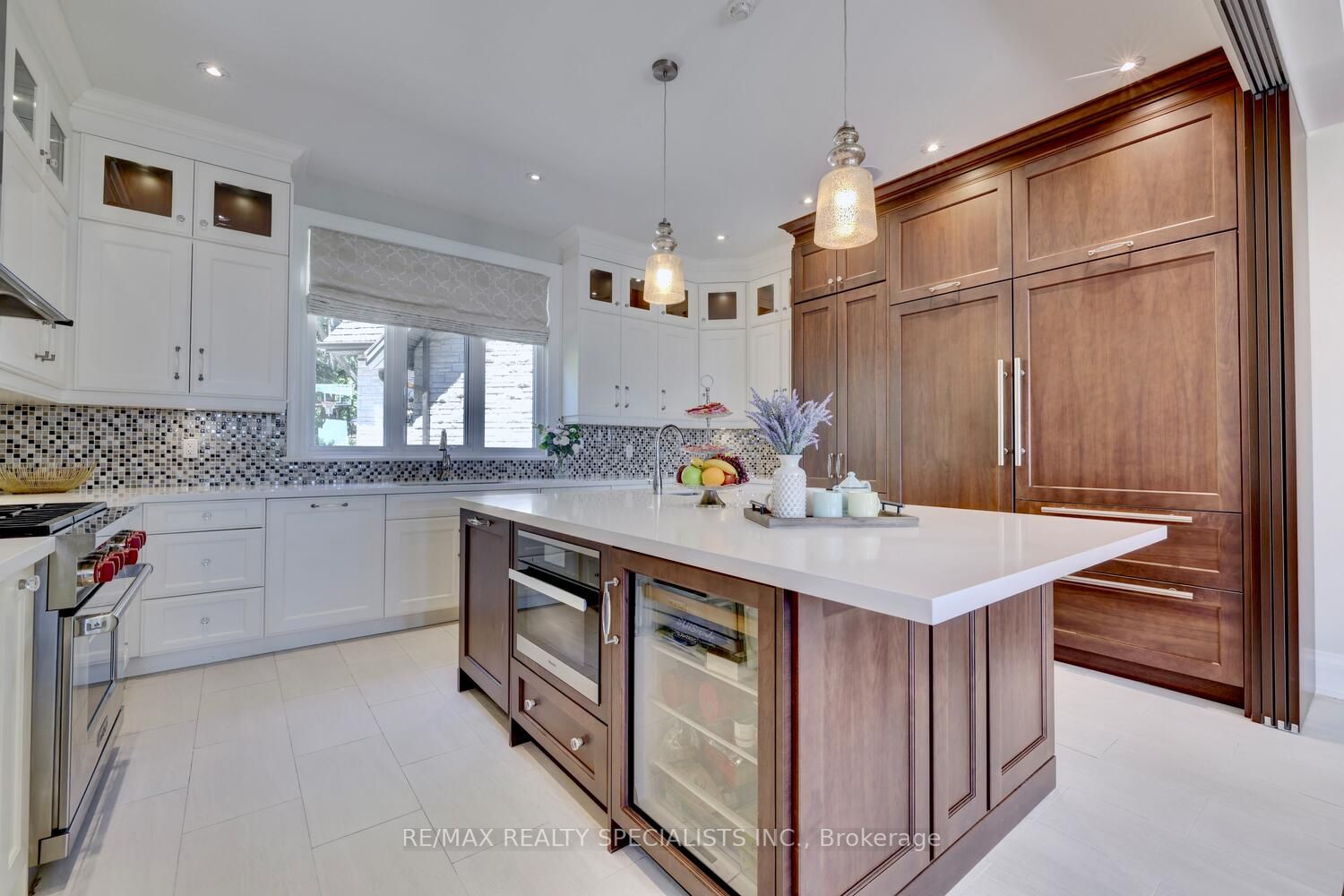 4038 Lakeshore Road