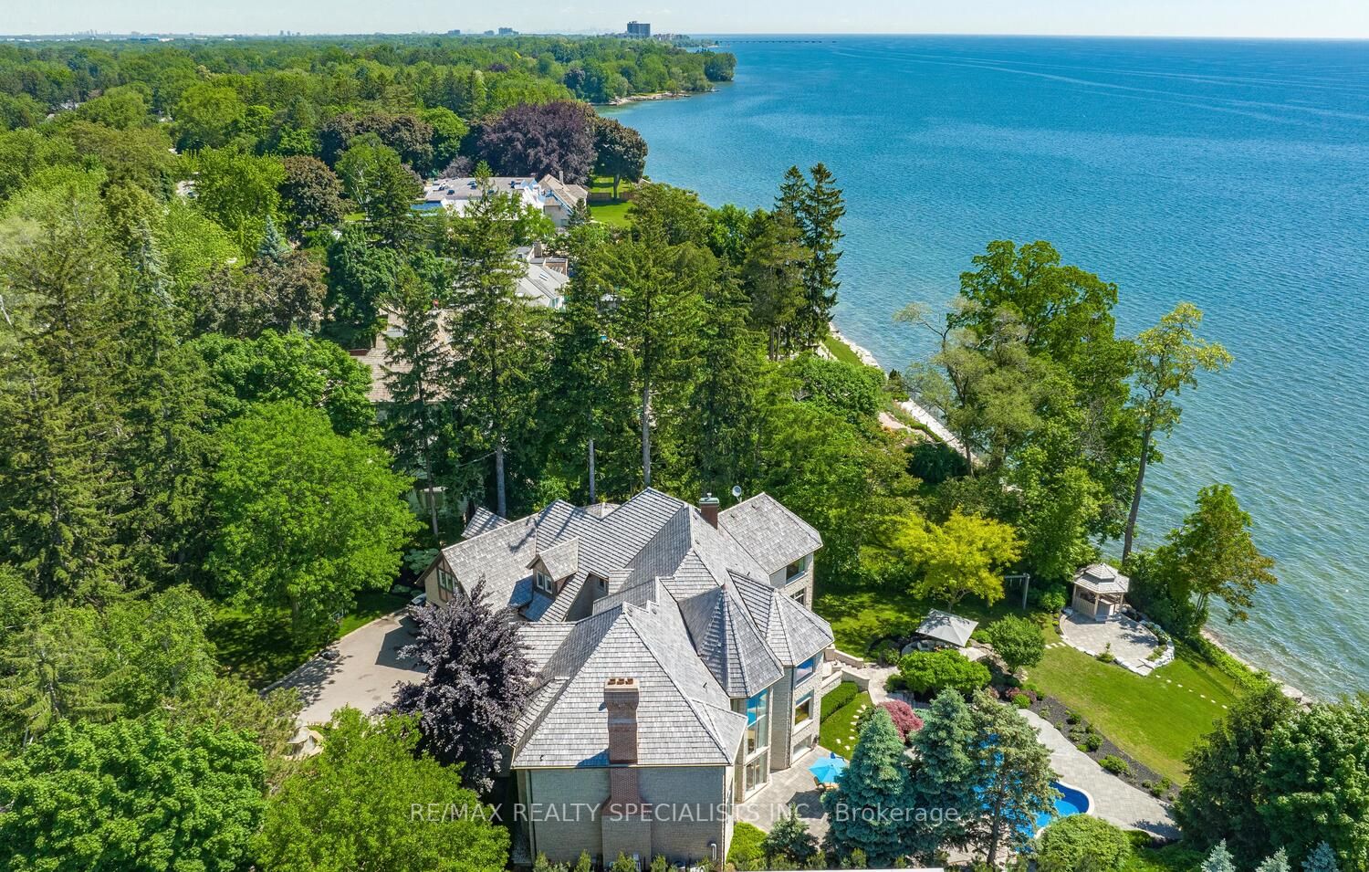 4038 Lakeshore Road