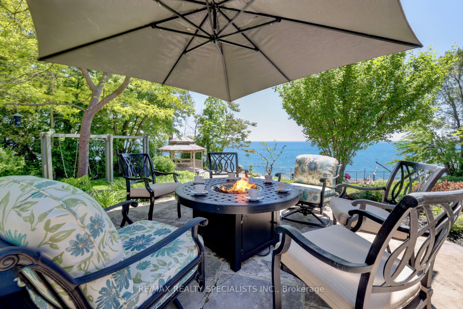 4038 Lakeshore Road