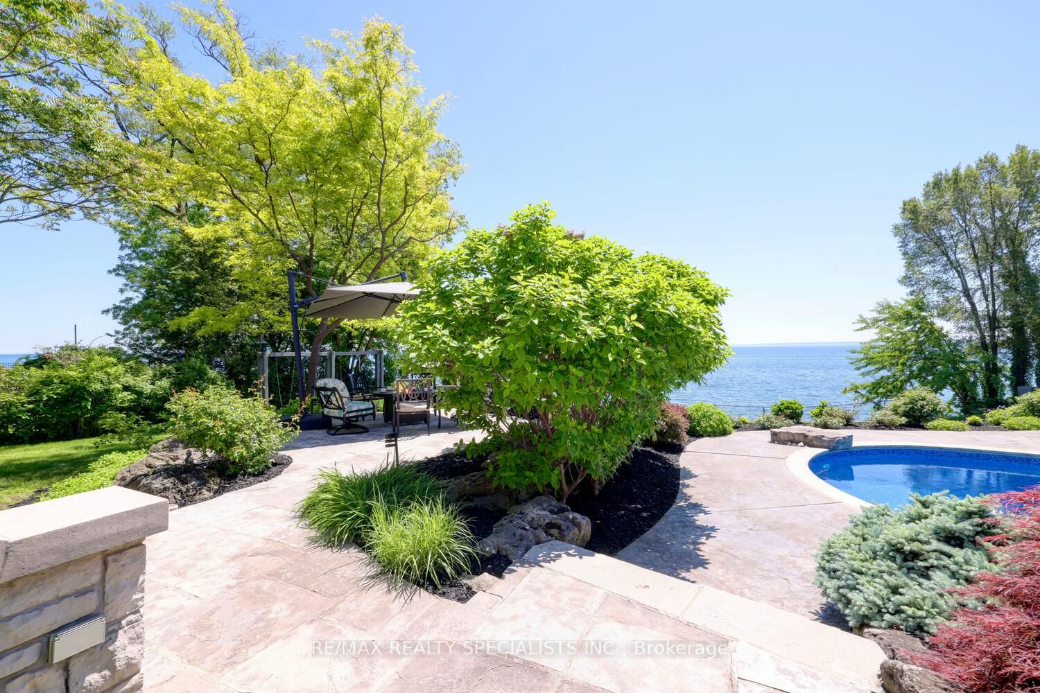 4038 Lakeshore Road