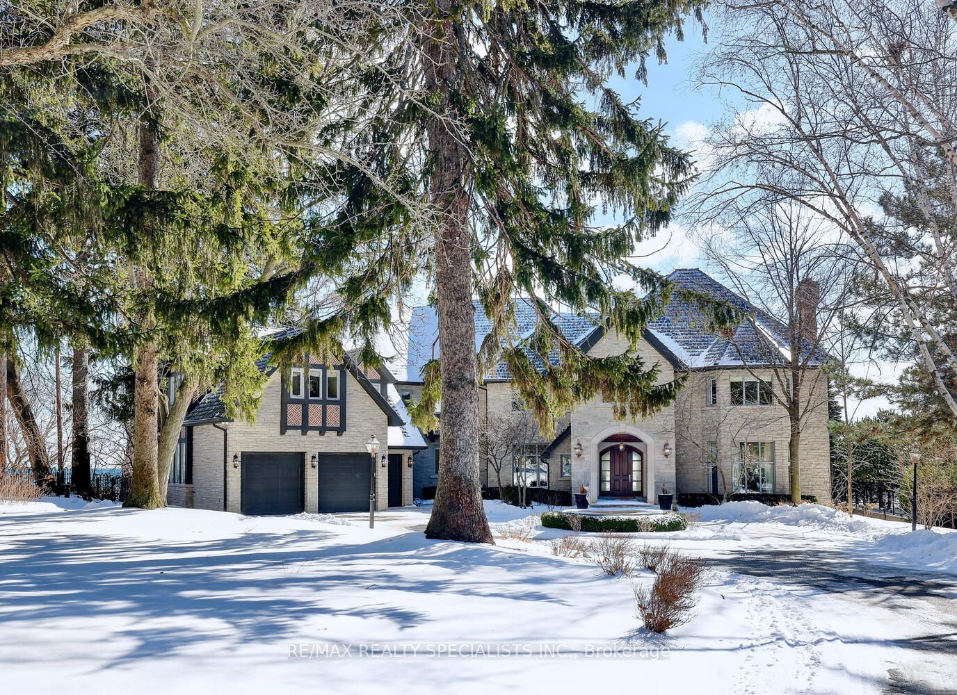 4038 Lakeshore Road