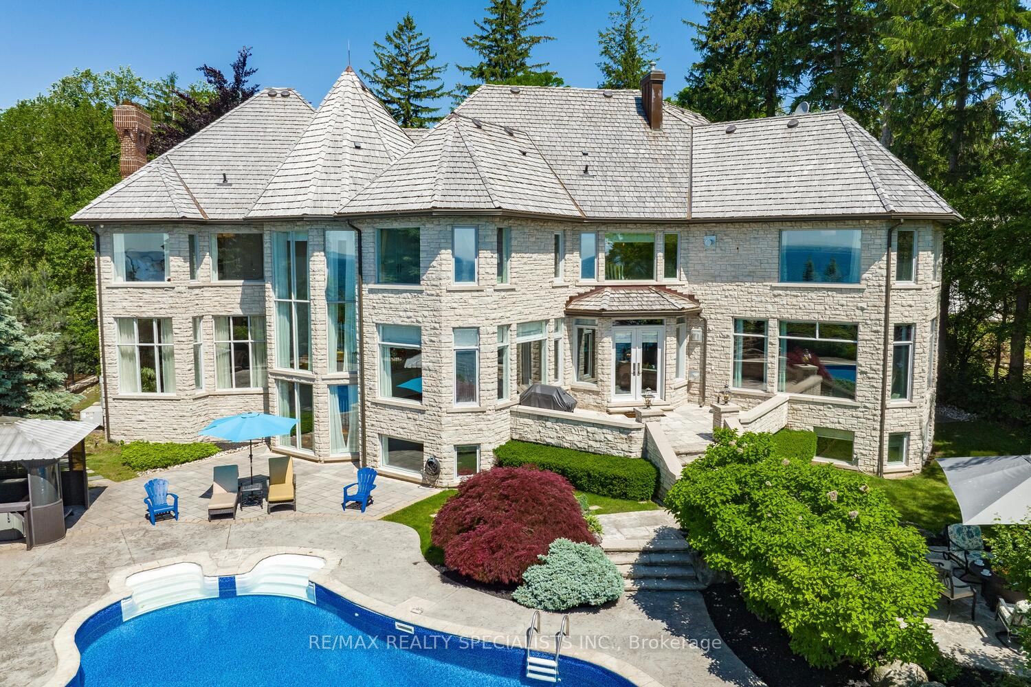 4038 Lakeshore Road