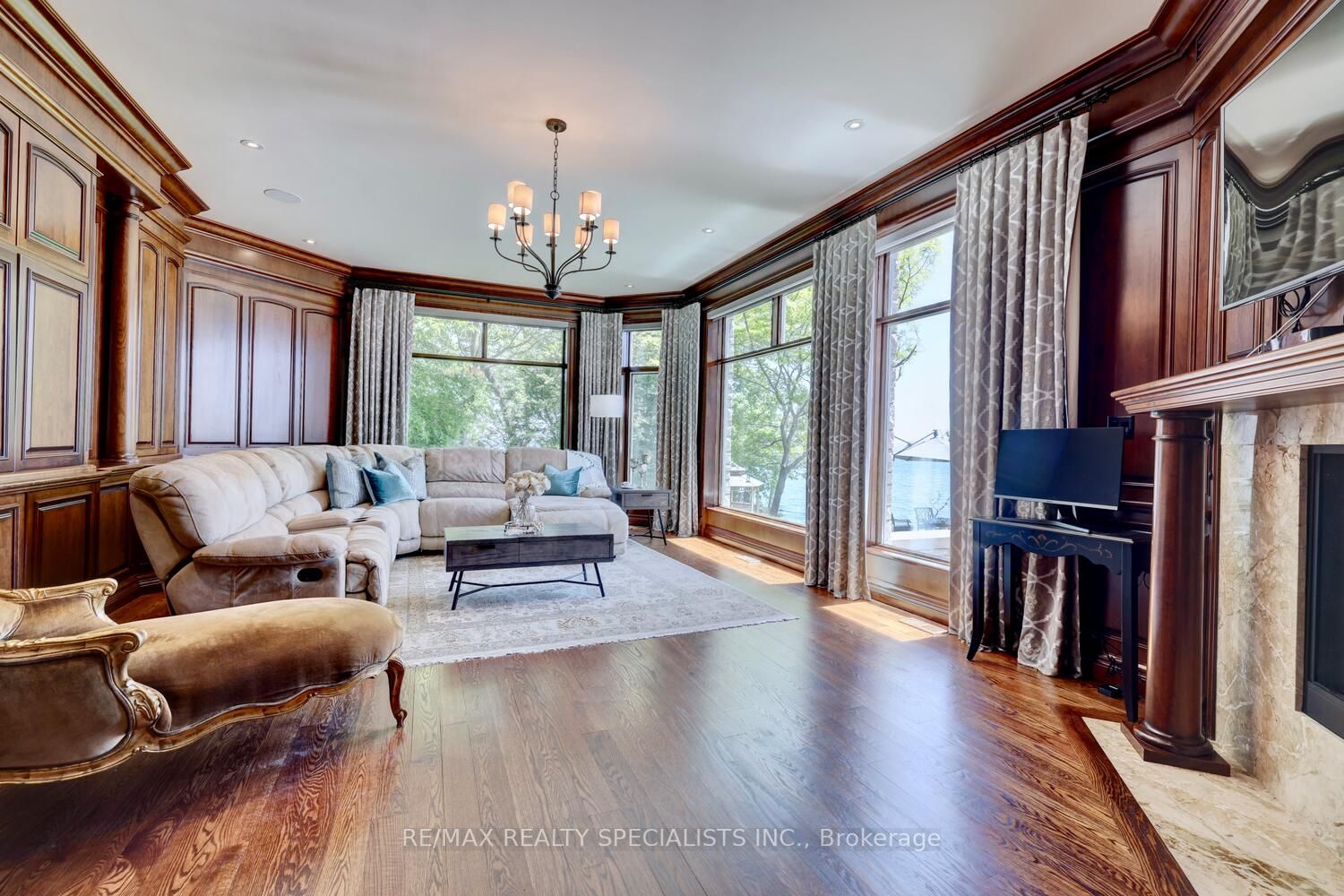 4038 Lakeshore Road