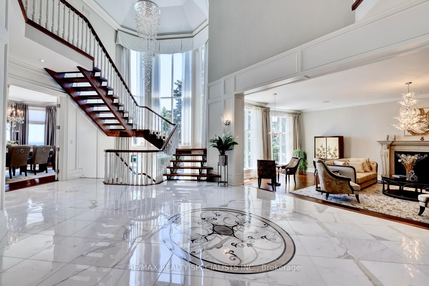 4038 Lakeshore Road