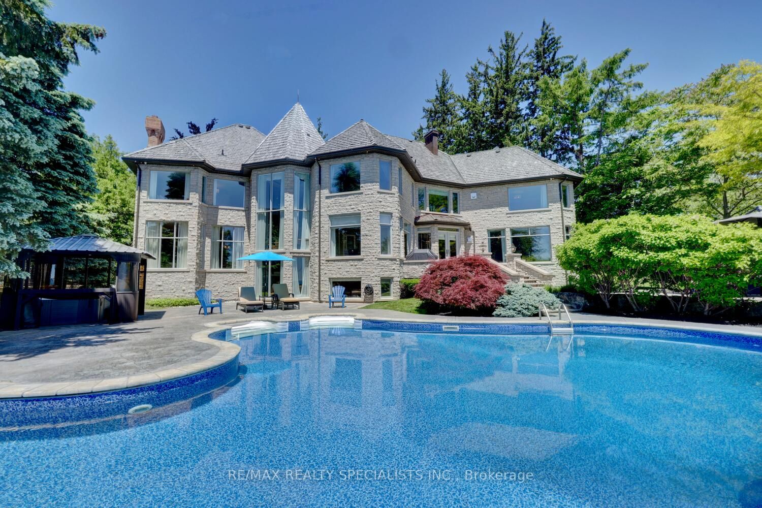 4038 Lakeshore Road