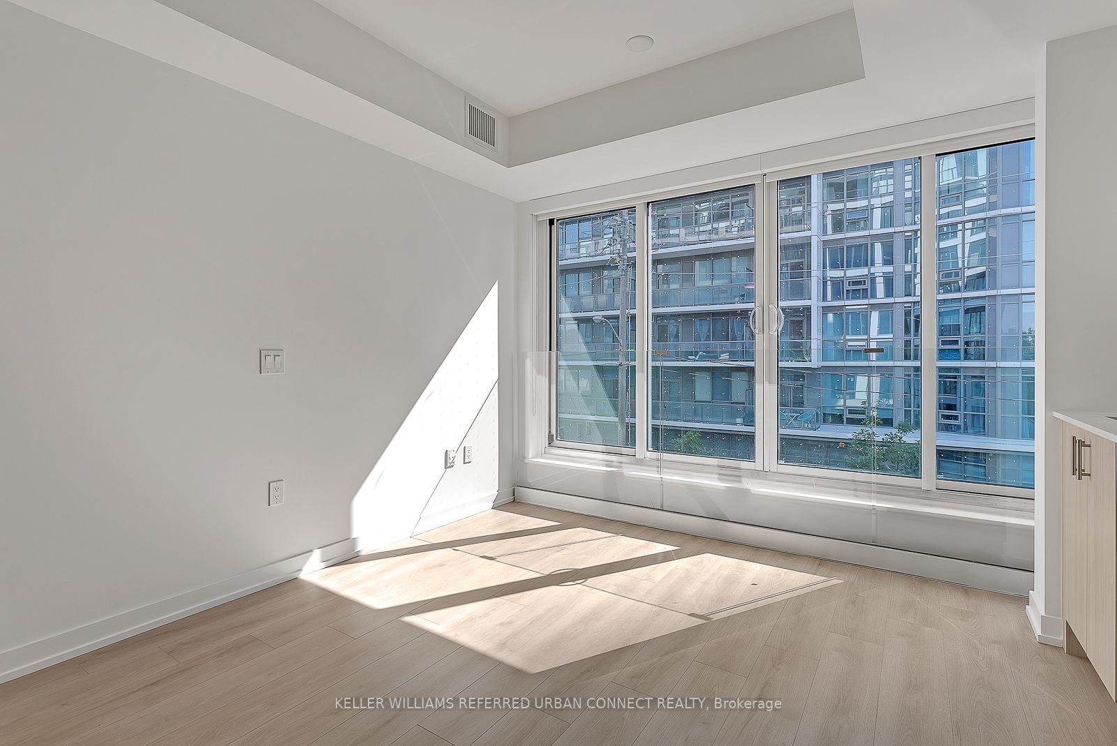 1195 The Queensway, #212