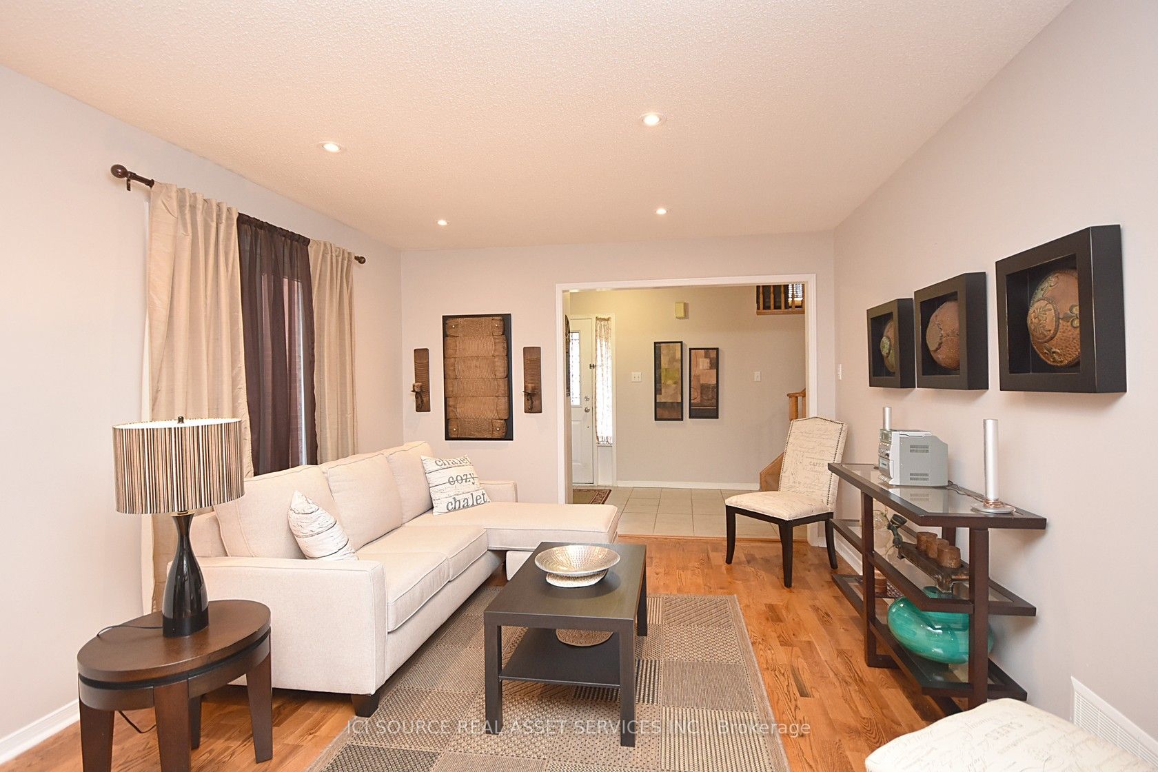 5720 Tayside Cres, #Upper