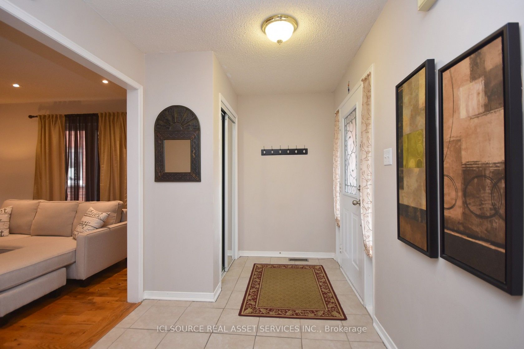 5720 Tayside Cres, #Upper