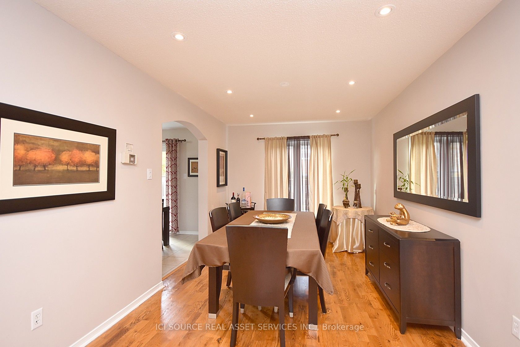 5720 Tayside Cres, #Upper