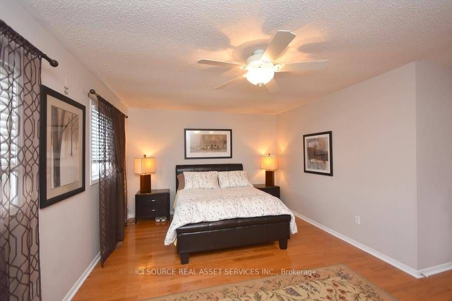 5720 Tayside Cres, #Upper