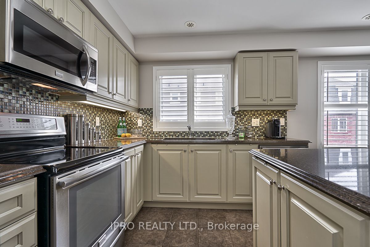 71 Bevington Rd