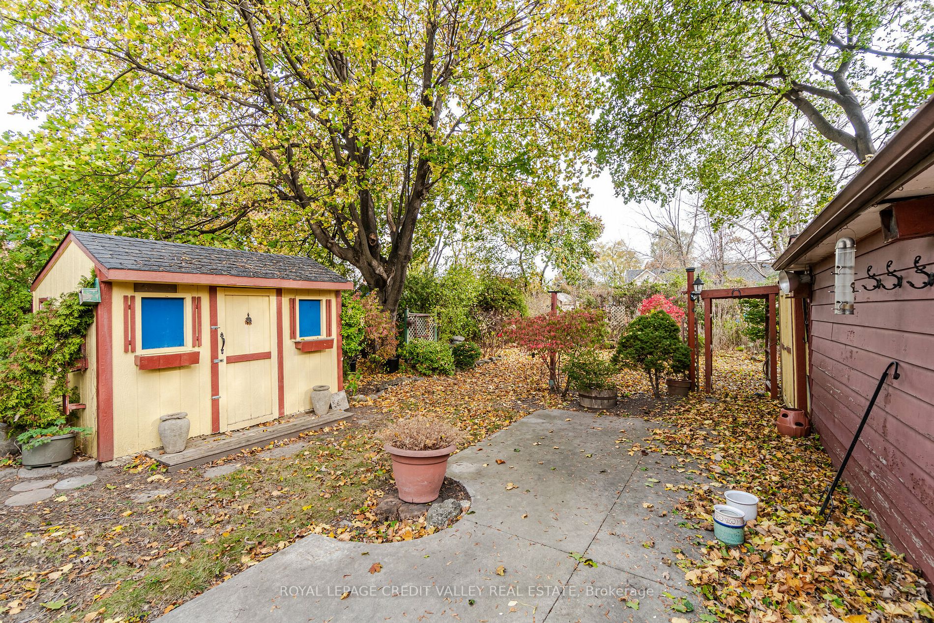 121 Denison Ave